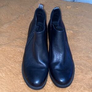 Hush Puppies Black Leather Footwear